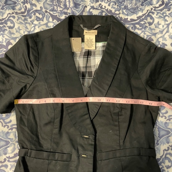 Elevenses/Anthropologie Short Sleeve Black Jacket. Size 6 - Picture 5 of 5